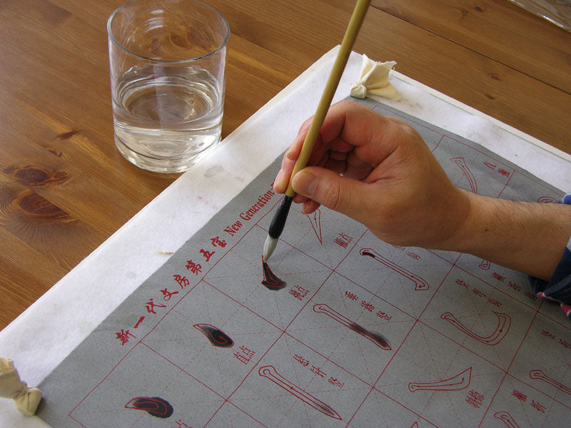 Magic Water Writing Cloth: Portable Reusable Surface for Mess-Free Art and Calligraphy