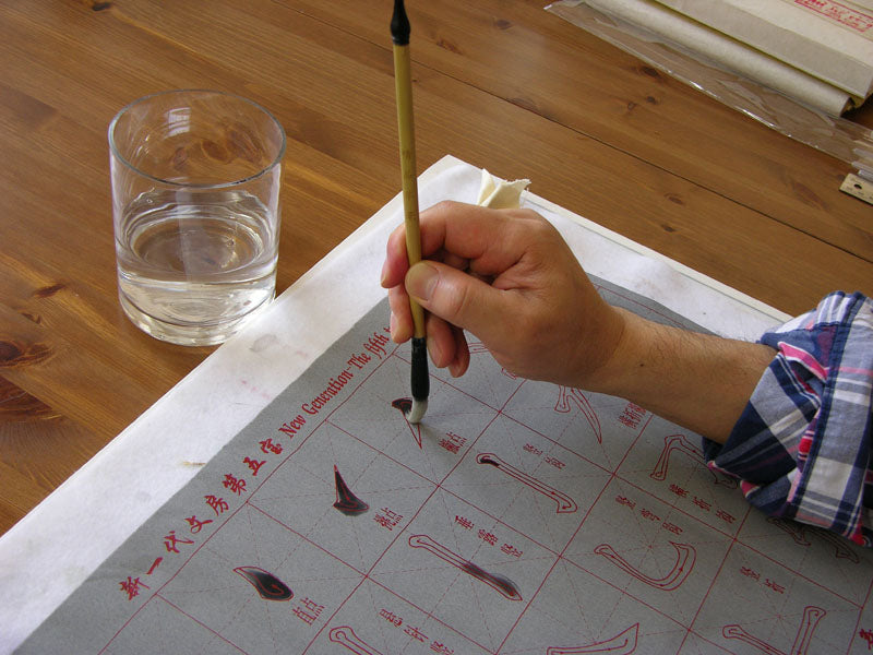 Magic Water Writing Cloth: Portable Reusable Surface for Mess-Free Art and Calligraphy