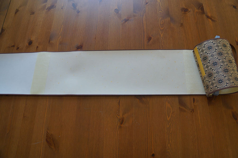 Blank Hand Scrolls Sized Xuan with Silk Brocade Box 16cm x 2.6M